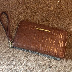 Steve Madden wallet/wristlet